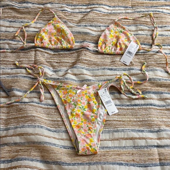 Pacsun Eco PINK FLORAL LOLA BOWTIE BIKINI SET - Picture 7 of 16